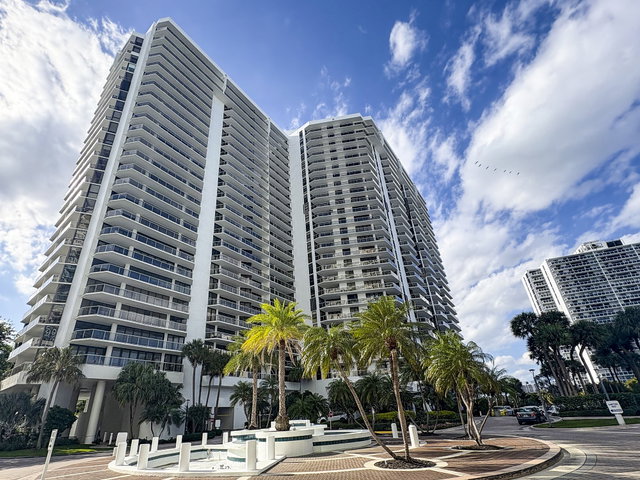 Hamptons West  photo 2